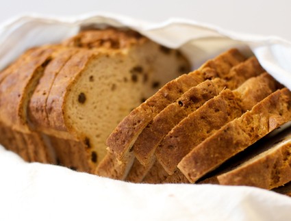 MC_breadraisin-425x323