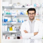 farmaceutico na farmacia