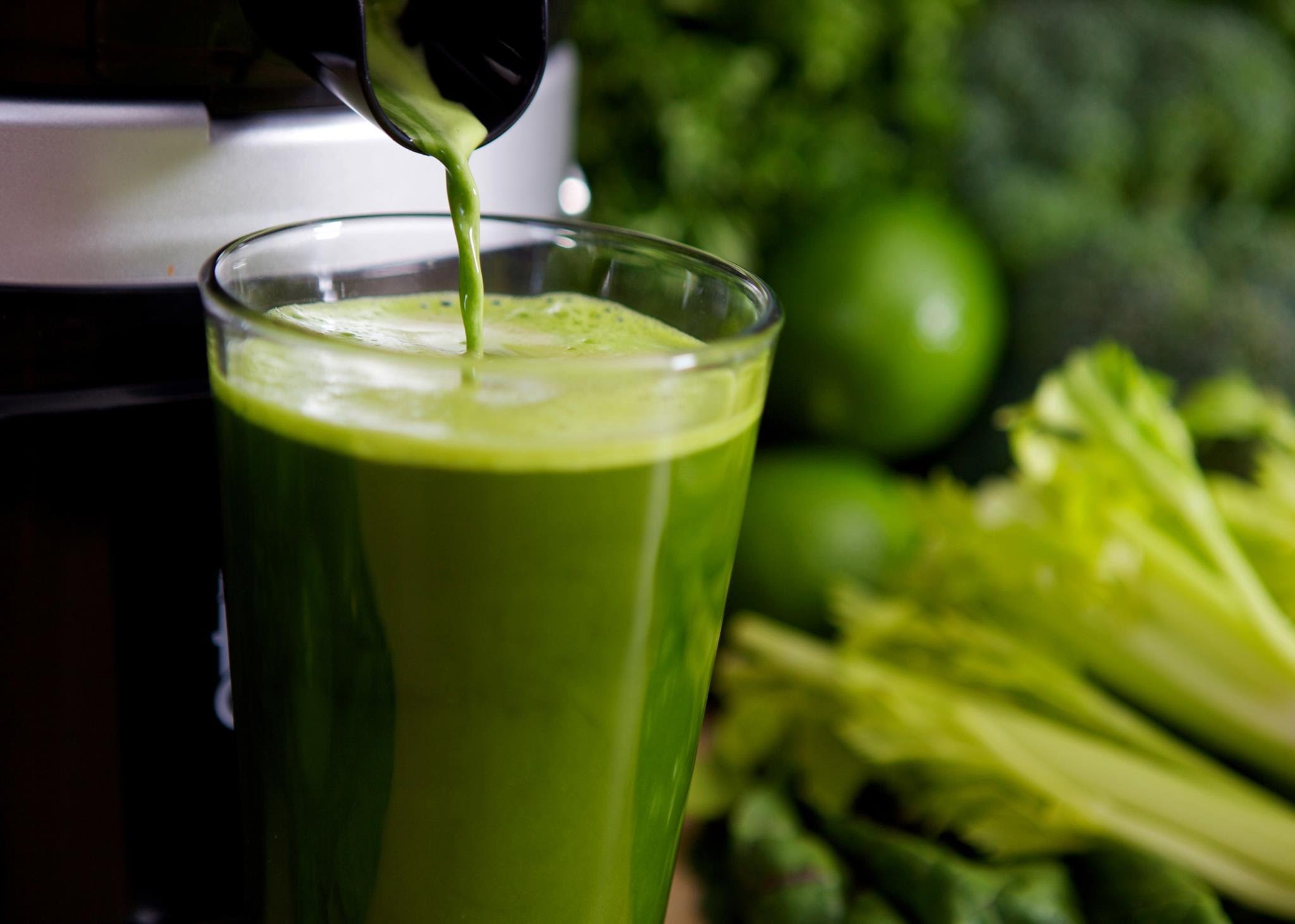 Como Fazer Suco de Couve Para Emagrecer - MundoBoaForma