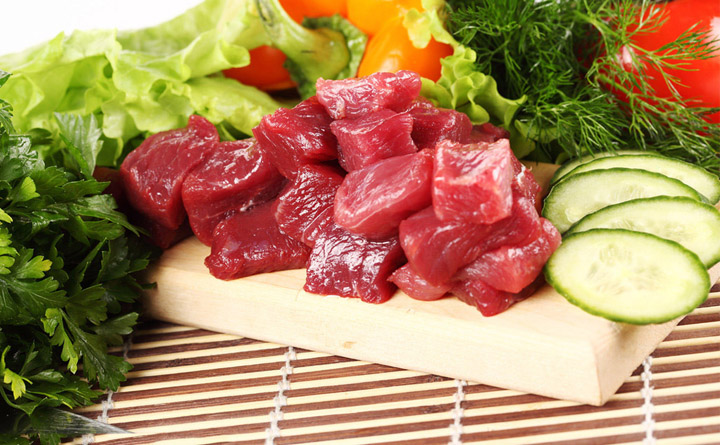 dieta so com saladas e frutas