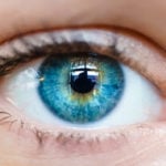 olho azul luteína
