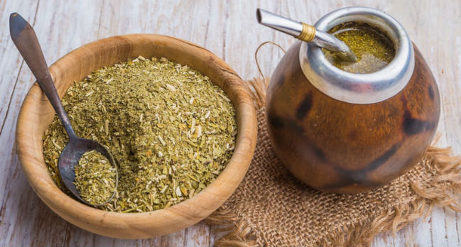 Benefícios do chá mate - Para que serve e como usar - MundoBoaForma