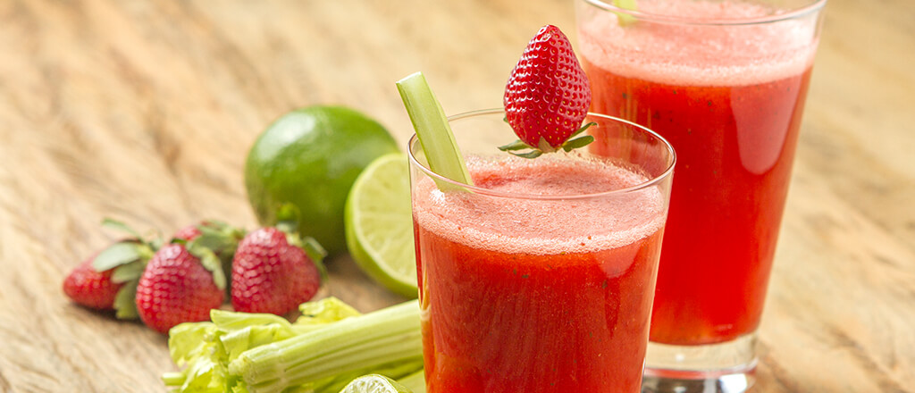 6 Receitas de Suco Detox Com Morango Para Emagrecer - MundoBoaForma