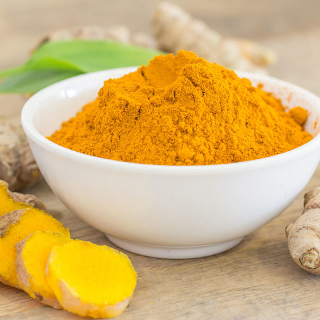 8 Benefícios do Chá de Cúrcuma - Para Que Serve e Como Fazer ...
