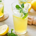 Bebida detox de limão