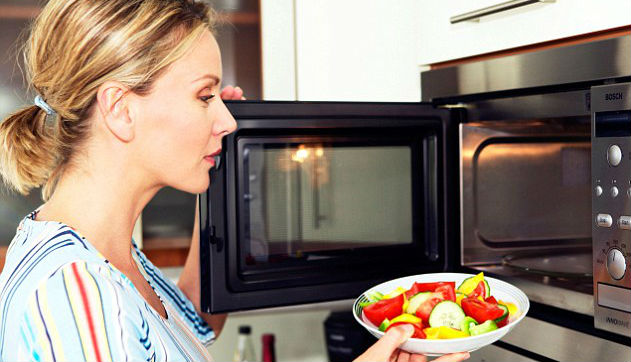 aquecer alimento micro-ondas