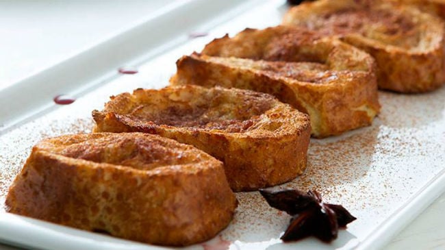 Prato típico do tempo natalino, da ceia ao almoço, a rabanada é feita com pães integrais.