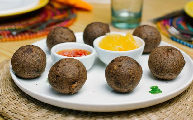 Bolinho de feijão assado