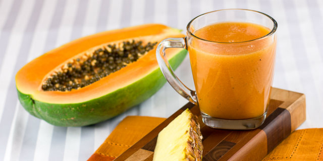 Como fazer suco de mamão com limão?