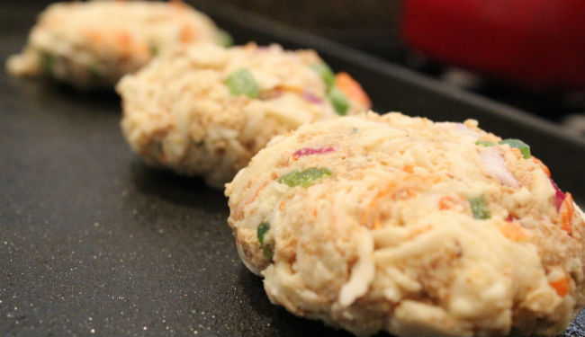 Bolinho de siri assado