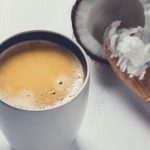 Café com óleo de coco