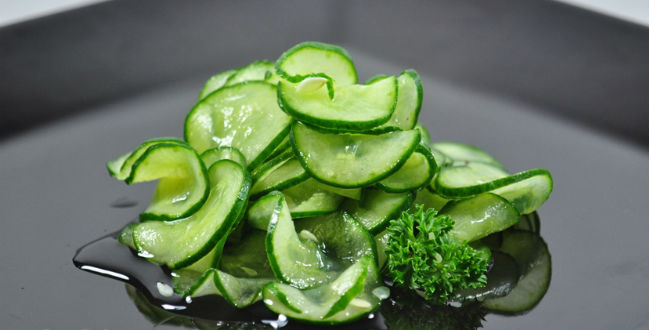 Salada de pepino japonês