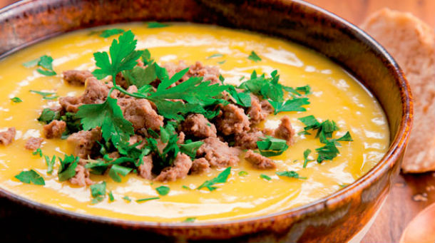 Sopa de mandioquinha com carne