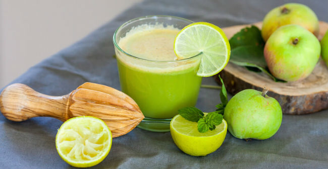 Suco de maçã com limão