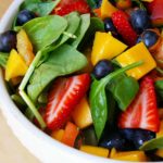 Salada de vegetais com frutas