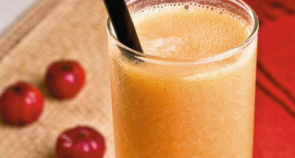 Suco de laranja com acerola
