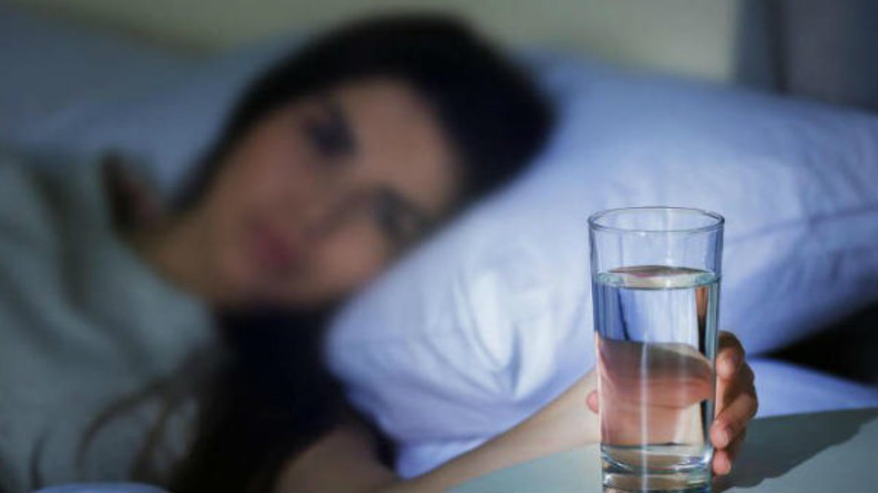 tomar agua toad previamente de dormir e bom