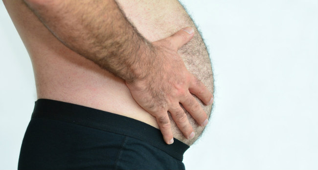 Barriga dura e hinchada o que pode ser