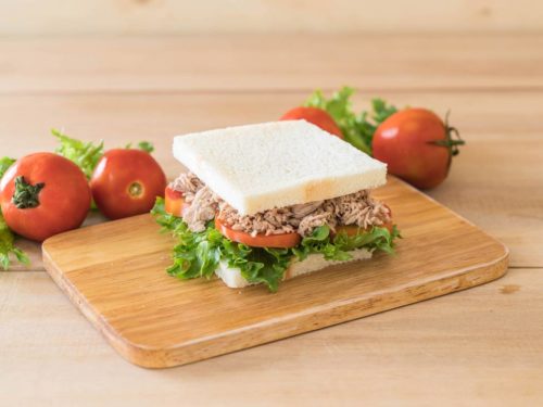 Sanduíche de ricota com atum low carb