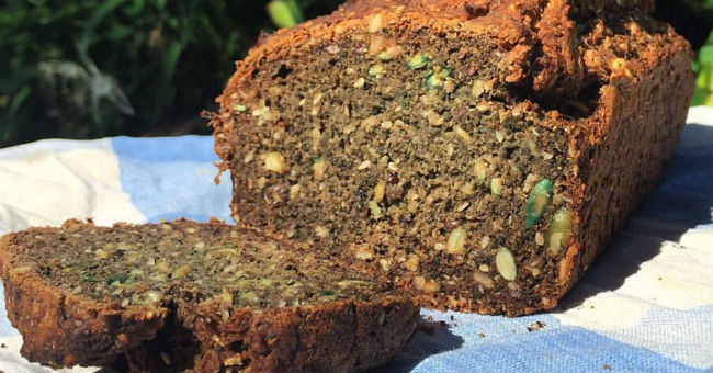 Pão de biomassa de banana verde