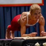 Atleta Vegana Estabelece Recorde Mundial ao Ficar Mais de 4 Horas na Posição de Prancha Abdominal