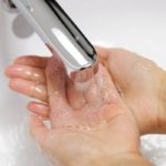 Lavando as mãos