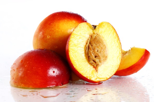 Pêssego com folhas contorno com mancha laranja nectarina damasco cartão para aprender a palavra pêssego em inglês