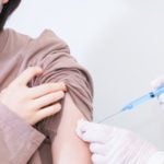 Vacina tríplice viral pode atenuar os sintomas da infecção de COVID-19