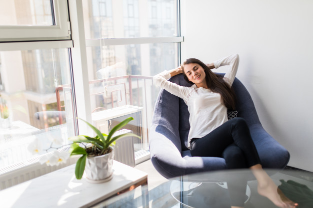 Relaxar ajuda a controlar a produção de cortisol