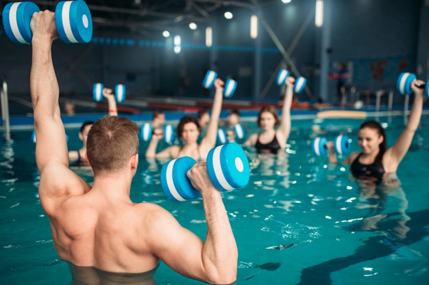 exercícios na agua hidroginástica