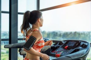 Fazer esteira emagrece? Andar ou correr? - MundoBoaForma