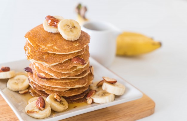 Panqueca  com banana e canela