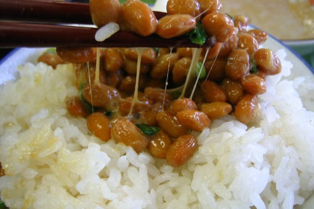 Natto no arroz