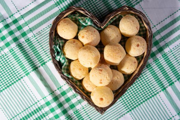 Pão de queijo com cream cheese 