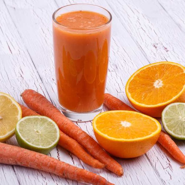 Benefícios do suco de laranja - Para que serve e dicas - MundoBoaForma