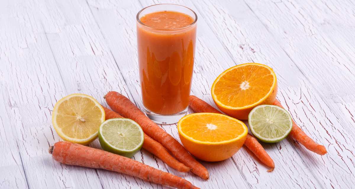 Suco de cenoura com laranja