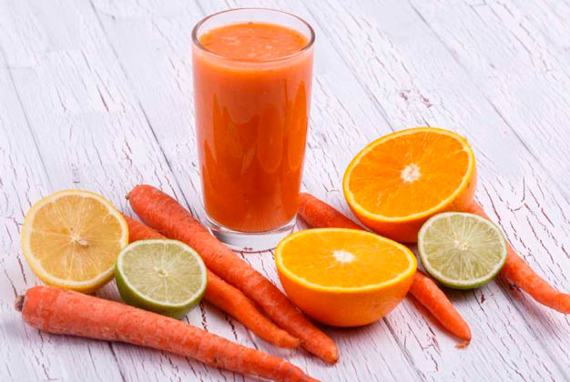 Suco de cenoura com laranja