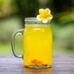 Receita de suco para gripe com limão e gengibre