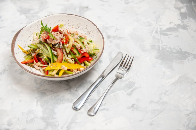 Salada de frango com feijão branco