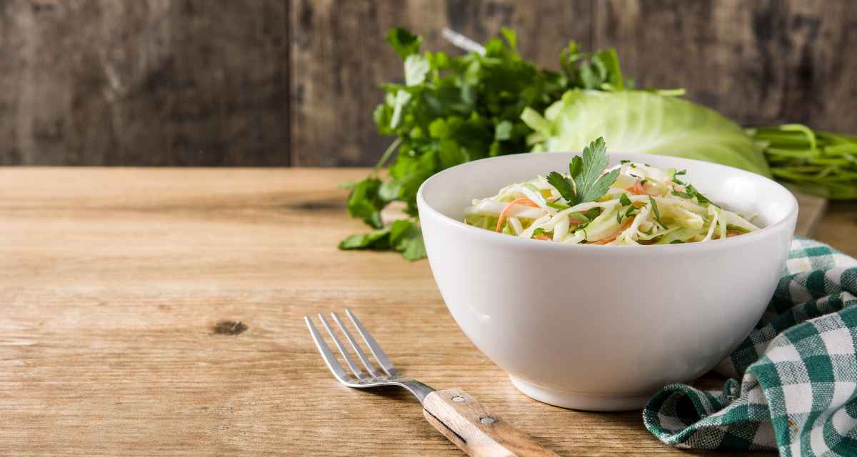 Salada de repolho com manga