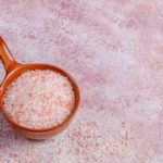 O sal rosa do Himalaia é realmente tão melhor quanto parece?