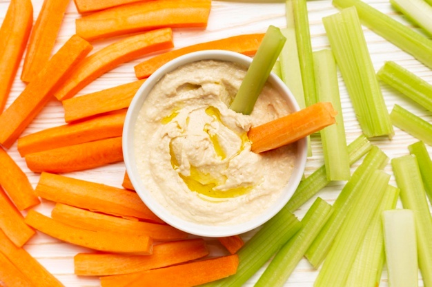 vegetal com hummus