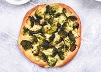 Pizza de brocolis proteica
