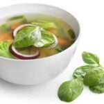 Receita de sopa detox fácil e rápida