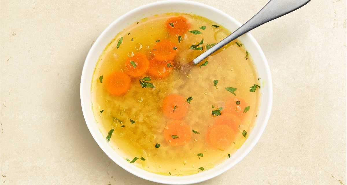 Sopa de fubá com frango