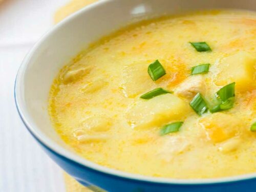 Sopa de mandioca com frango