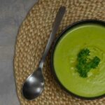 Receita de sopa verde light para emagrecer