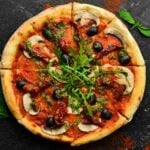 Receita de pizza vegana light e sem glúten imperdível