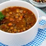 Receita de sopa de lentilha simples light e saborosa