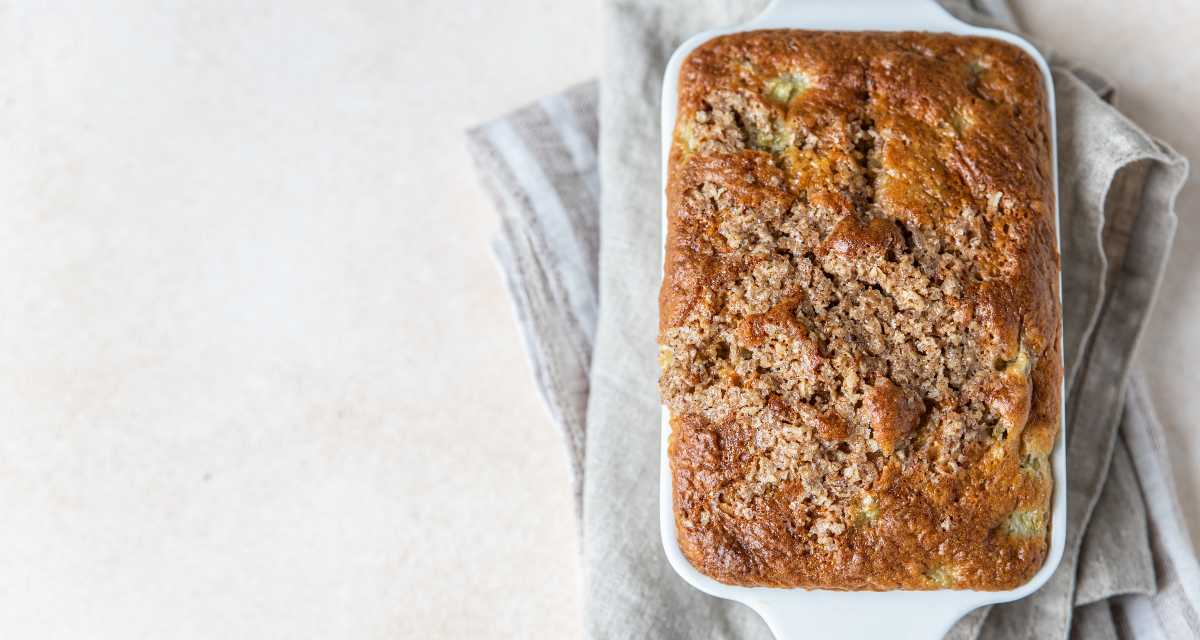 Bolo de maçã com aveia